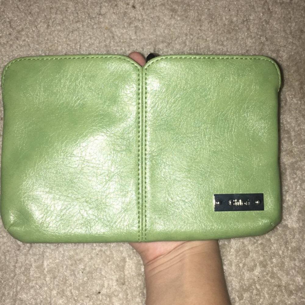 2 wallets - Picture 2 of 4